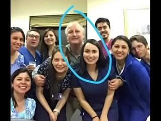 Viejo hombre adolescente folla en baño