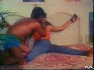 Mallu atado y en una película.
