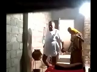 Velho indiano fodendo randi