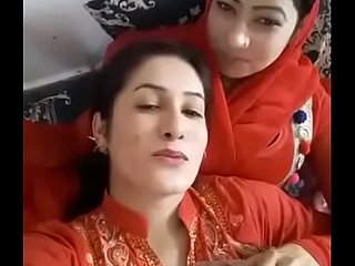 Filles pakistanaises et aimantes amusantes