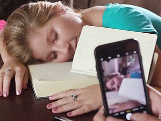 Beloved Hottie Wien Rose hat es genossen, einen riesigen harten Penis zu blasen