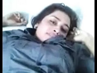 La zia appena sposata fa sesso con me