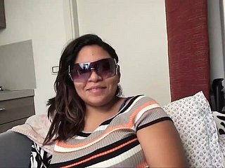 Slutty 20歳は今、いくつかのコックを望んでいます