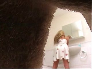 Deux filles en accustom de regarder // fichiers de voyeur