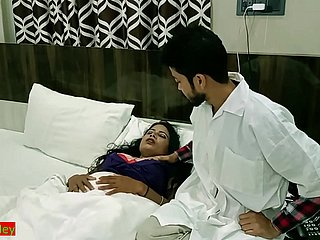 Pelajar Perubatan India Hot xxx seks dengan pesakit yang cantik! Seks cock up Hindi