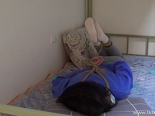 Çin esaret ve beyaz çoraplarda gıdıklama