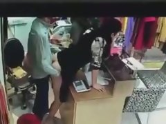 Chief honcho berhubungan seks dengan karyawan belakang kasir di Cina