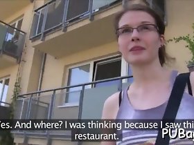 公共のエージェントは、セックスについて知識が豊富です