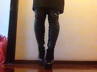 Seksi siyah elbise ve Gucci Division botlarım