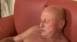 털이 오래된 할머니는 섹스를 사랑