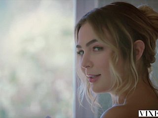 Fox Kendra Sunderland dan Blair Williams Kongsi Flannel yang