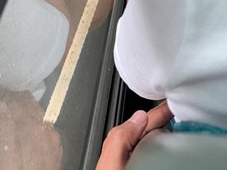 Otobüs içinde Milf dokunun - yordamıyla Milf
